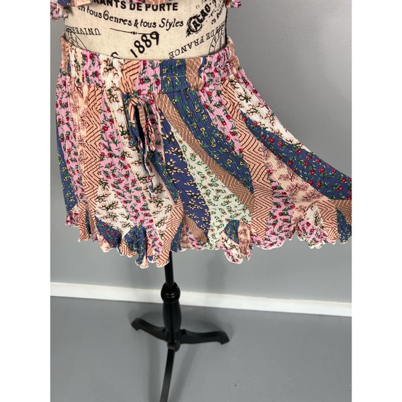 Cabbage patch tube top and high waisted shorts set - Picture 7 of 9